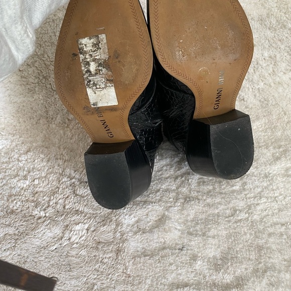 Gianni Bini crocodile look leather ankle books - Picture 2 of 7